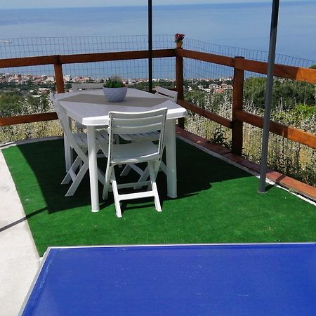 Una Terrazza Sul Mare 아그로폴리 객실 사진